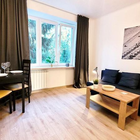 Great Life - Apartment Next To Metro Station Warschau Exterior foto
