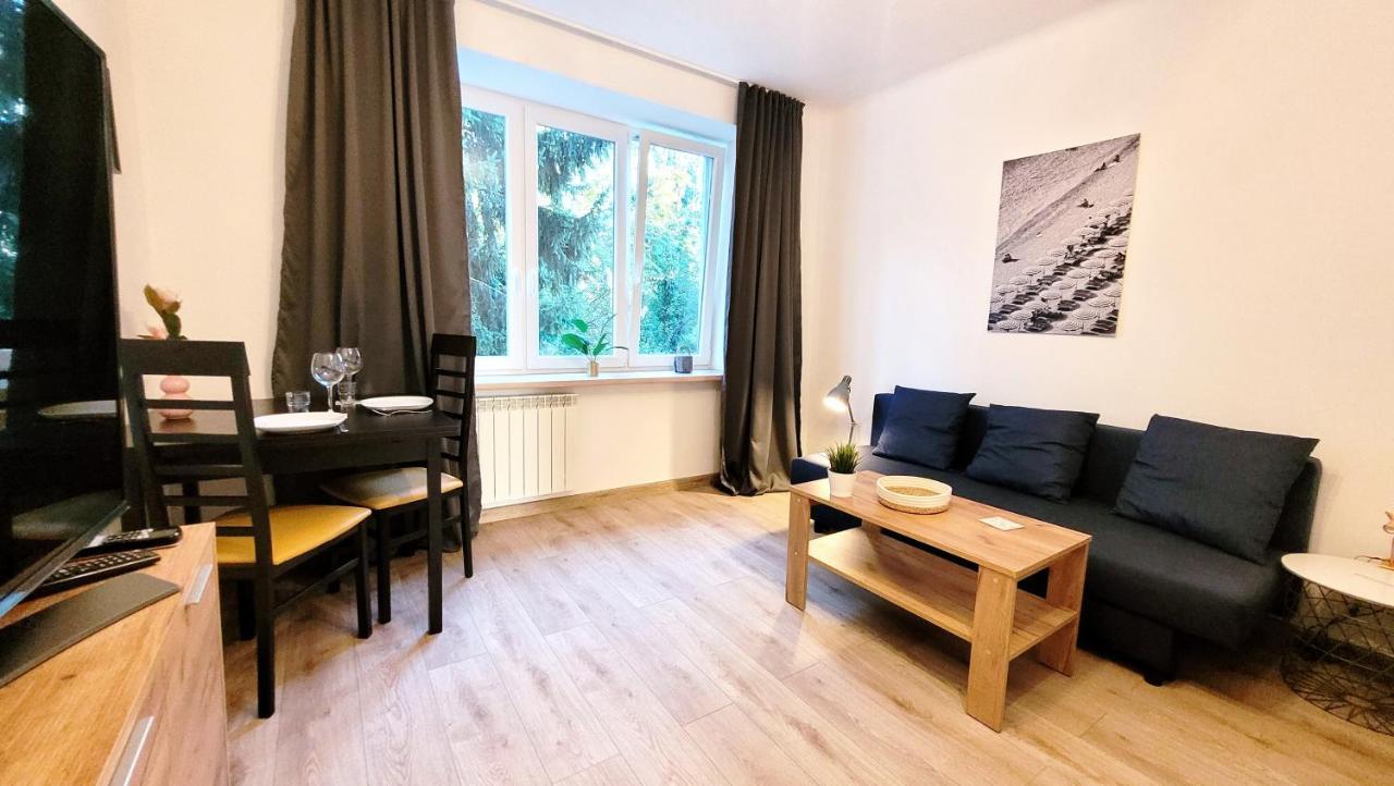 Great Life - Apartment Next To Metro Station Warschau Exterior foto