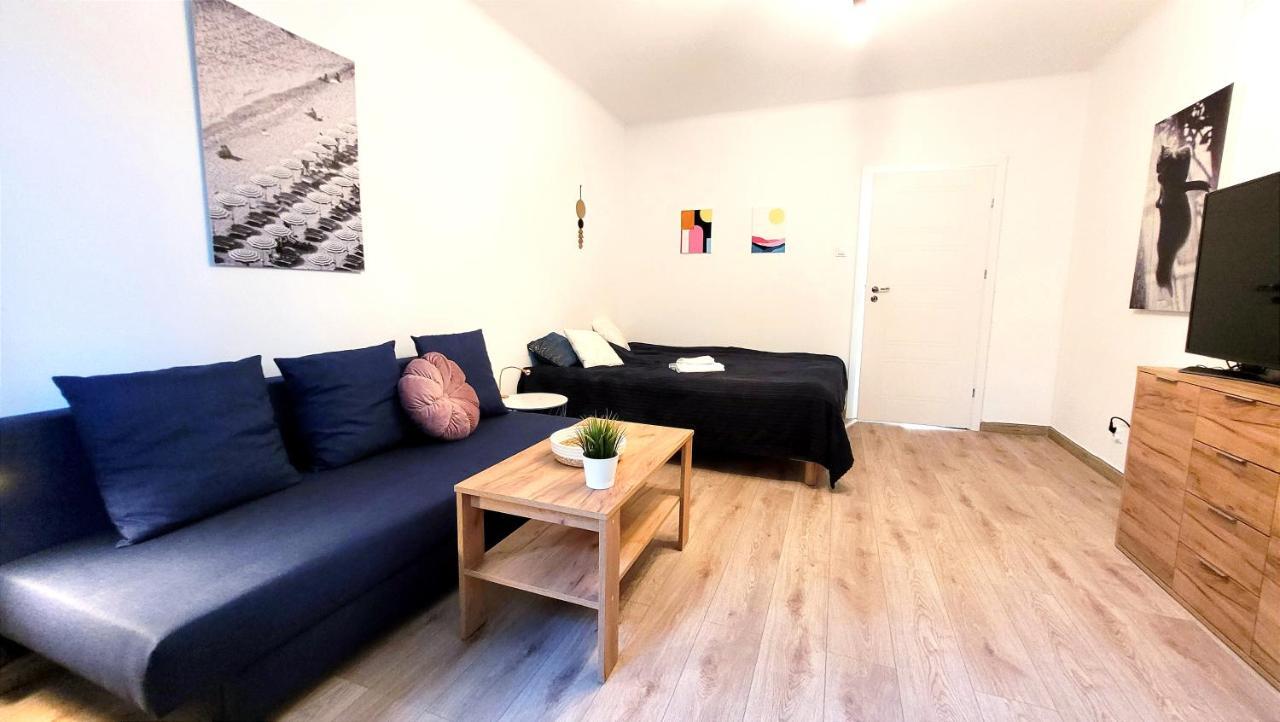 Great Life - Apartment Next To Metro Station Warschau Exterior foto