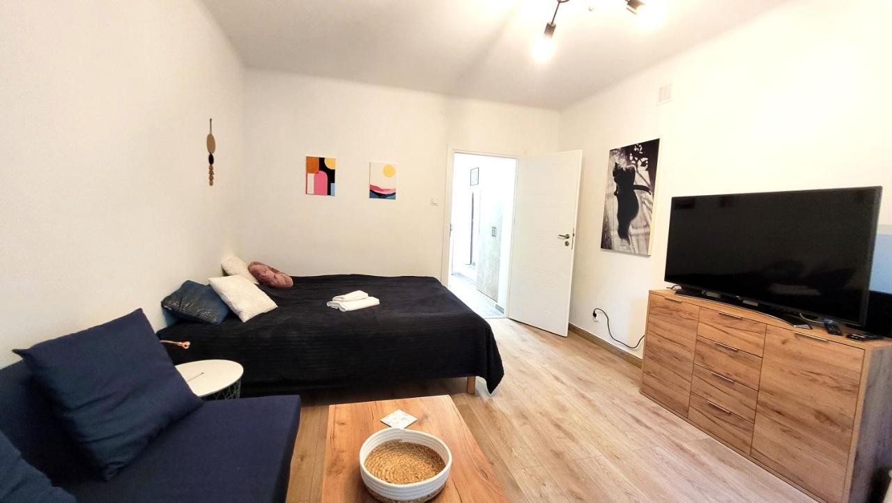 Great Life - Apartment Next To Metro Station Warschau Exterior foto