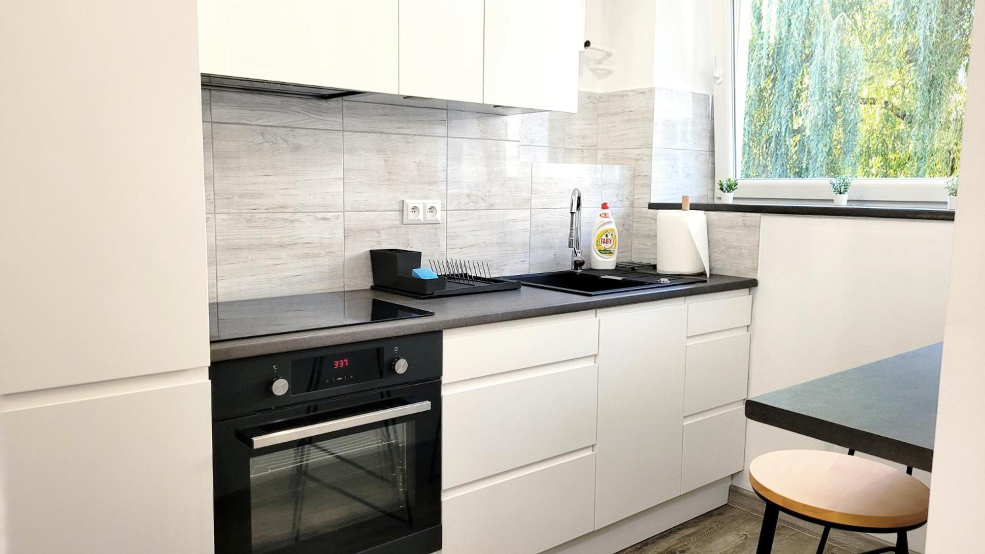 Great Life - Apartment Next To Metro Station Warschau Exterior foto
